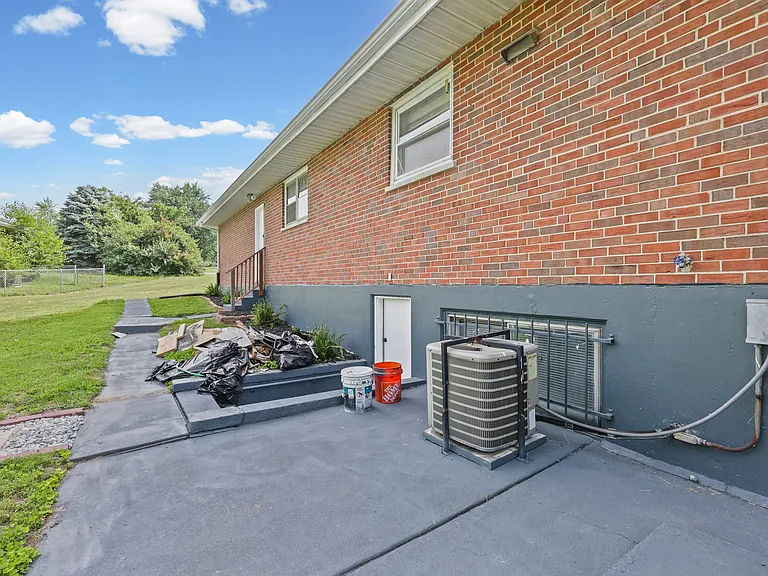 10325 Lookaway Dr — Photo 44