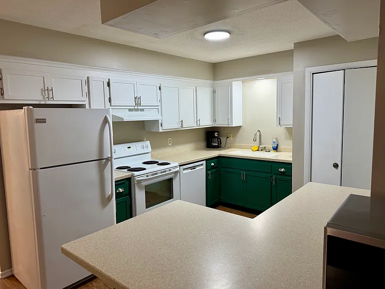 1677 Leone Ave — Photo 8