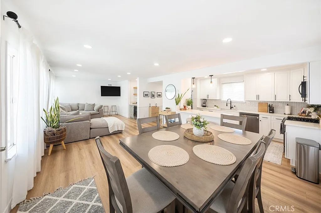 3 bed, 1370 sqft, $5,500 — Photo 3
