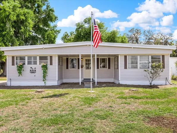 11504 Hickory Ln, Tavares, FL 32778