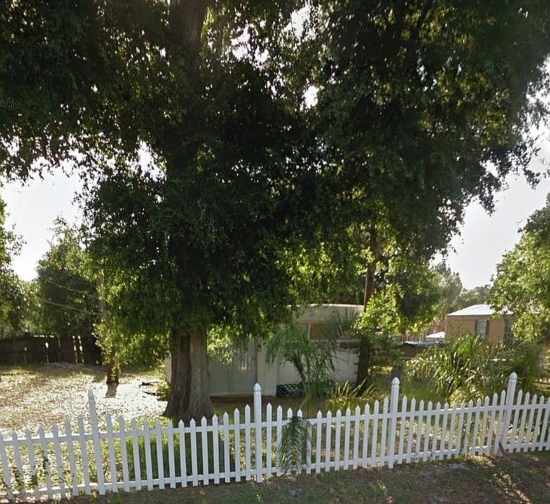 1st image of 1431 Carlisle Dr