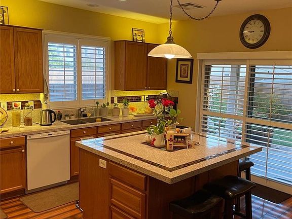 3rd image of 6351 Hamilton Grove Ave