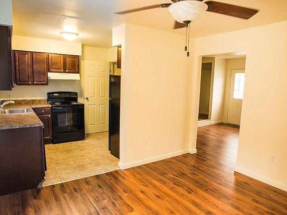 2nd image of 32 Canterbury Woods St