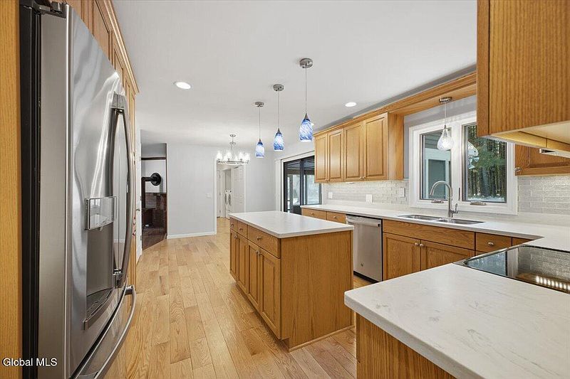 5th image of 23 Revere Road