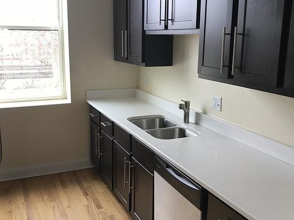 2nd image of 1418 W Lunt Ave APT 3N
