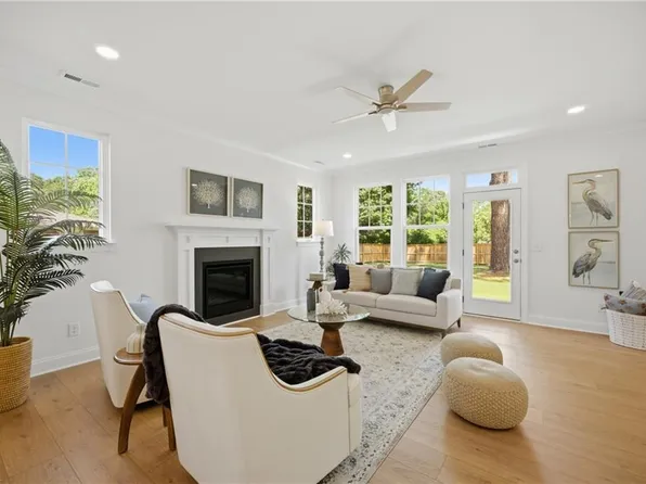 343 Ewell Ln, Chesapeake, VA 23322