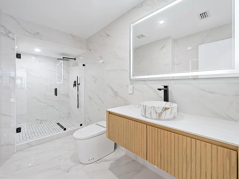 391 W Riverside Dr — Photo 39