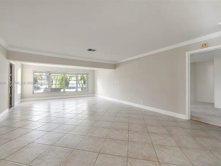 947 Lincoln St — Photo 26