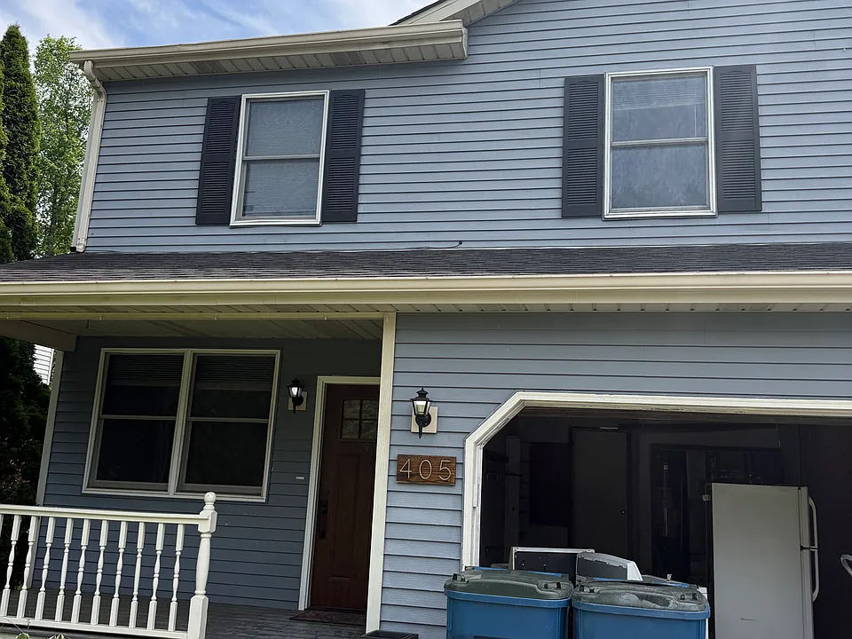 405 Woodlawn Ave