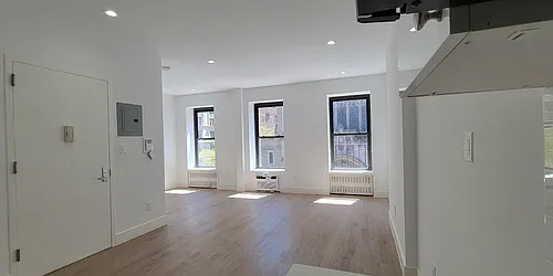 Rented by Plaza Real Estate Group