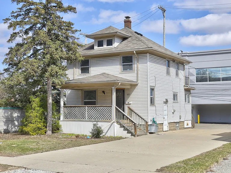 813 S Center St — Photo 1