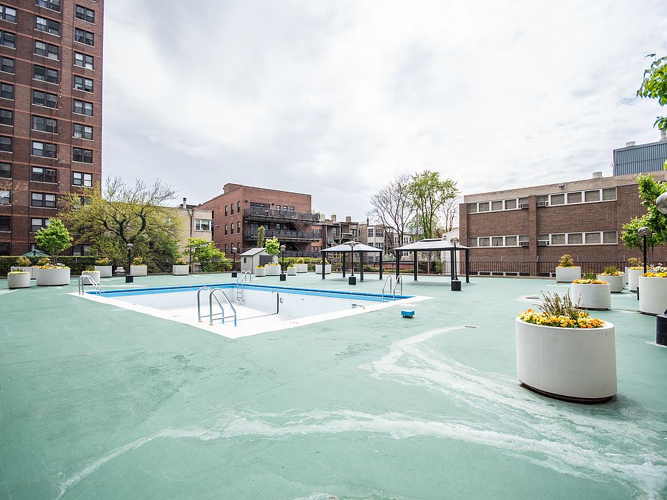 2nd image of 525 W Hawthorne Pl APT 3007