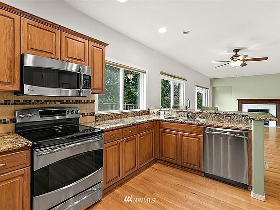 4th image of 3518 Spyglass Dr NE
