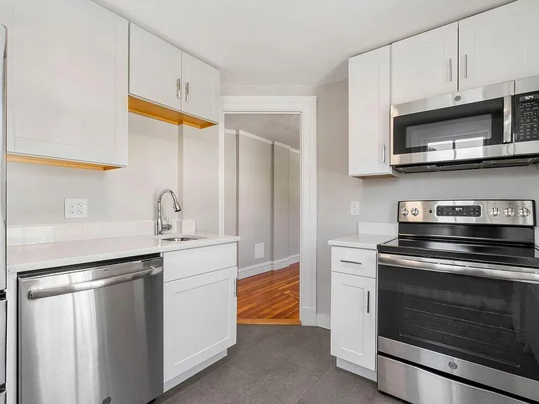 32 Deer Cove St — Photo 3
