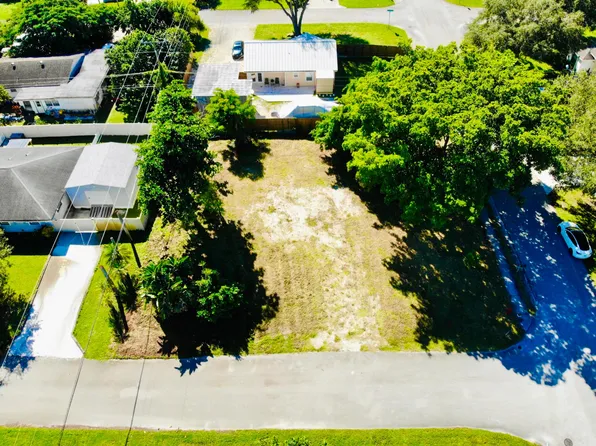 4802 Bonanza Road, Lake Worth, FL 33467