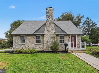 214 Hillcrest Rd, New Holland, PA 17557