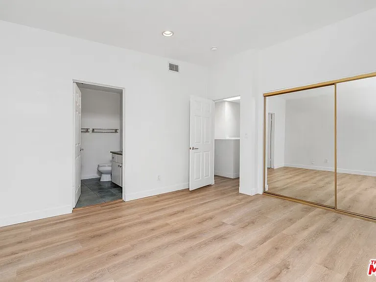 3023 Berkeley Ave #8 — Photo 31