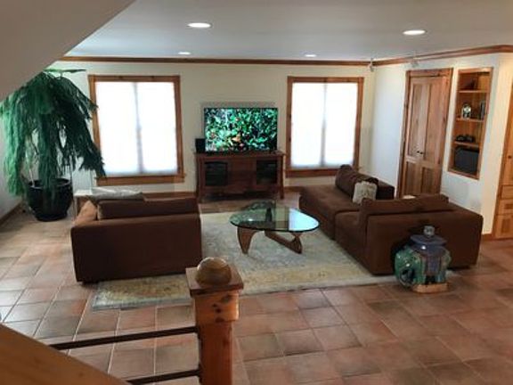 Family rm. Cer. tile,radiant