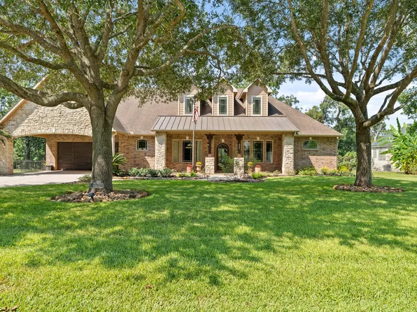 4607 Westerdale Dr, Weston Lakes, TX 77441
