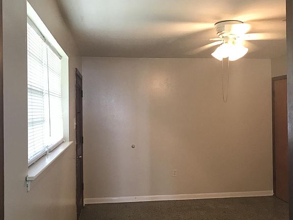 3rd image of 112 Park Dr