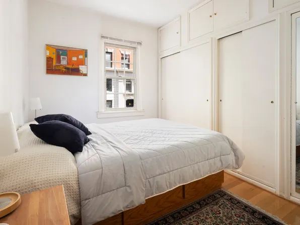 262 West 95th Street image 4 of 5