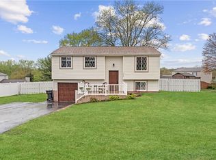 209 Briarwood Ln, Cranberry Township, PA 16066