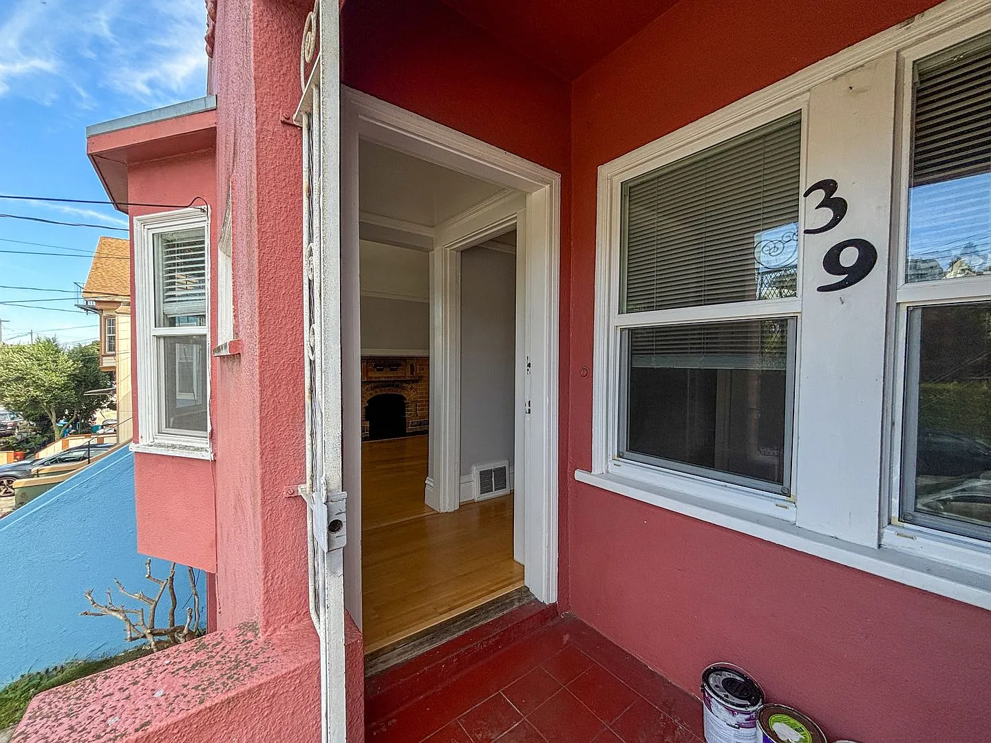2 Bed 1.5 Bath in Sunnyside with laundry and garage — Photo 3