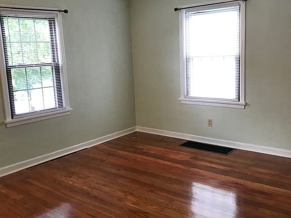 5th image of 1354 Huffman Ave