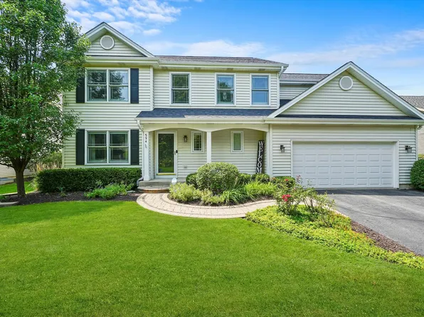 594 Larium Ln, Crystal Lake, IL 60012
