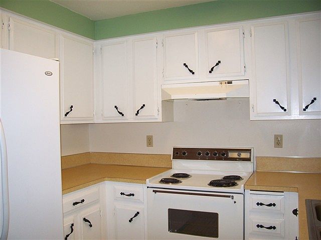 2nd image of 504 Dawn Ct