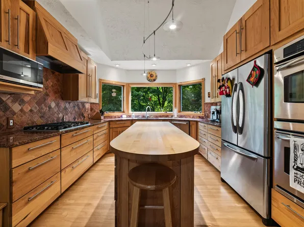 10552 S Craig Rd, Traverse City, MI 49686