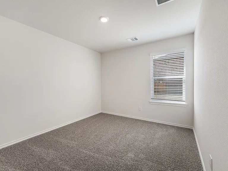 1709 Potomac Ln — Photo 7