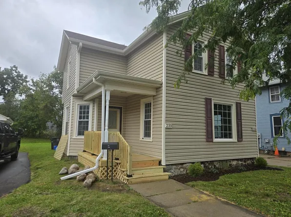 235 W South STREET, Oconomowoc, WI 53066
