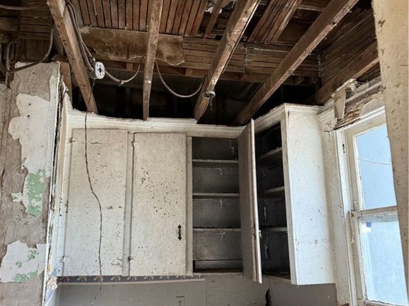 130 Cedar St, Elyria, OH 44035