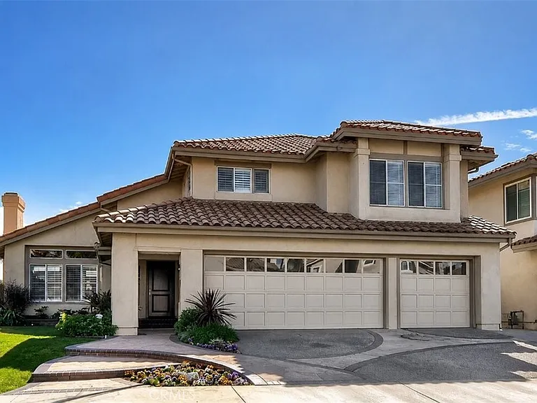 9042 Santiago Dr — Photo 1