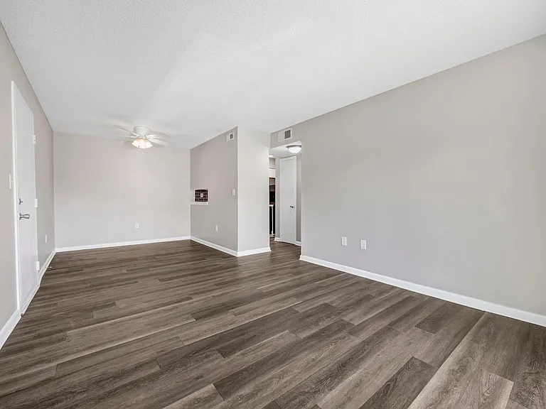 Bentree Apartments — Photo 33