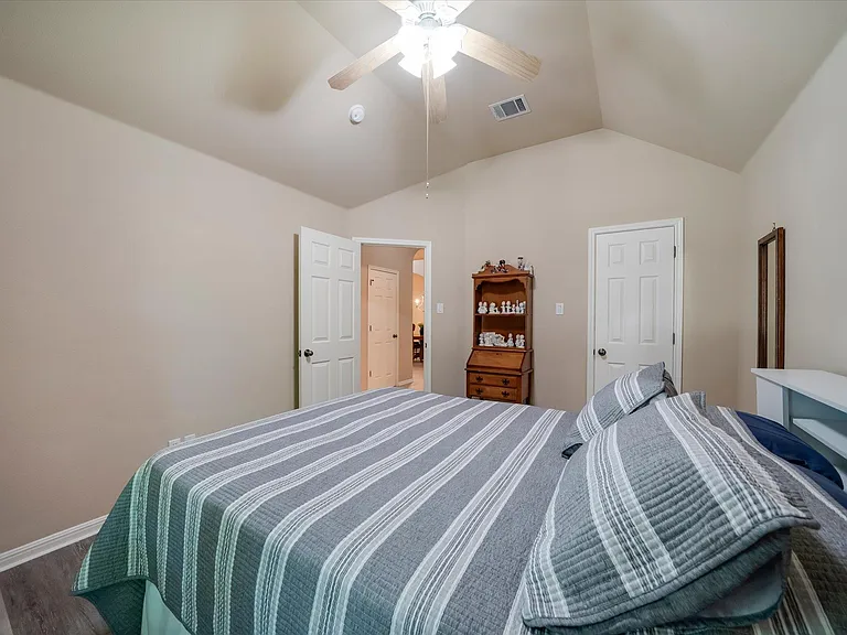13717 Long Shadow Dr — Photo 23