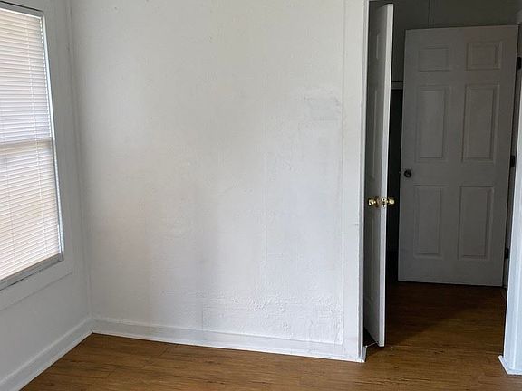 4th image of 2715 1/2 Marguerite St