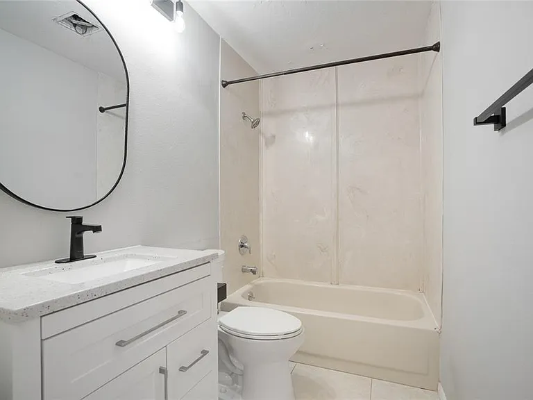 4717 Winslow Beacon #7 — Photo 20