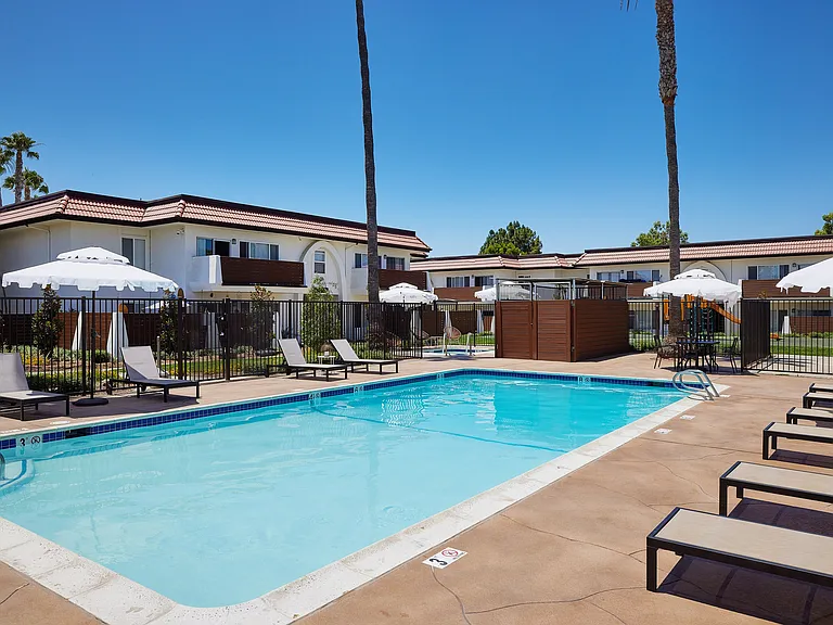 Villa Del Mar Apartments (new) — Photo 15