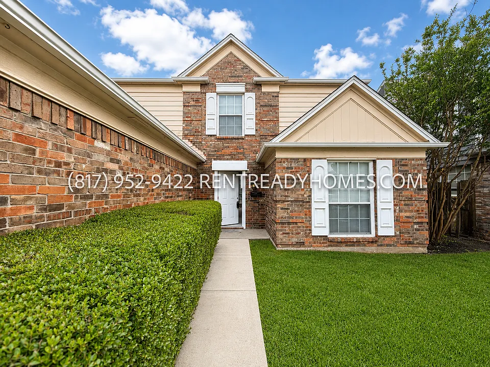 3405 Plantation Ln