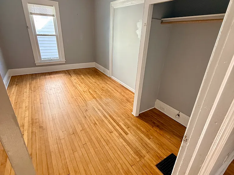115 Flower Ave W #1 — Photo 12
