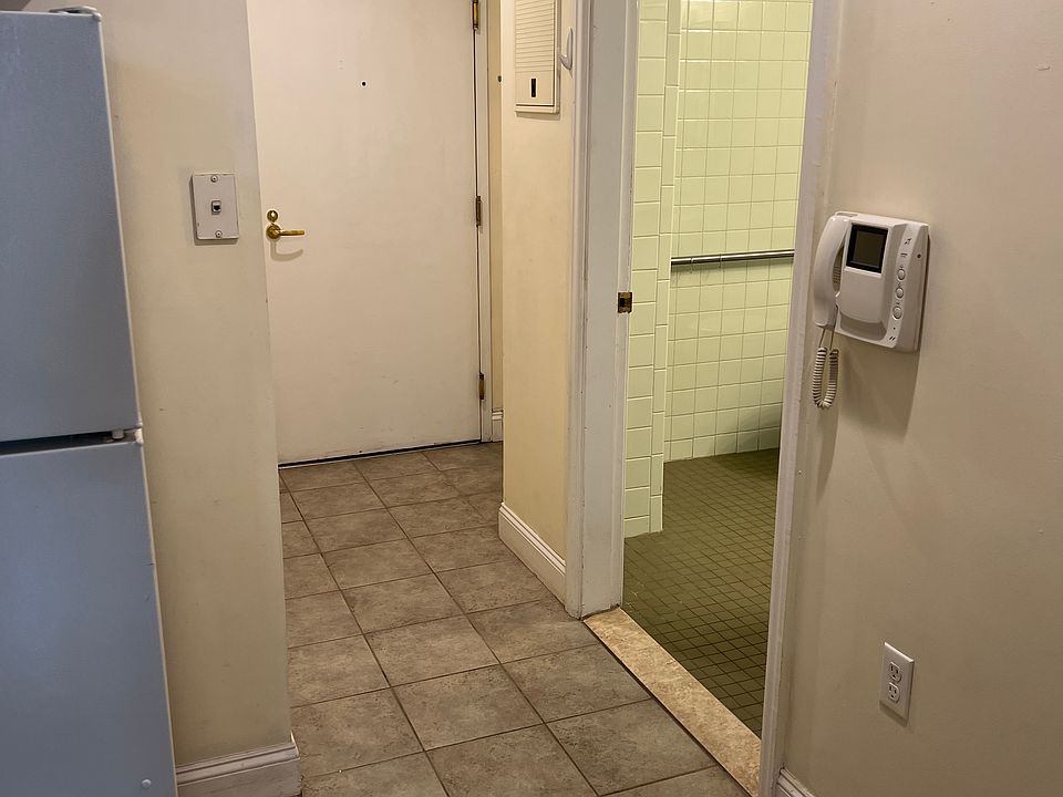 2nd image of 90 Westland Ave APT 302