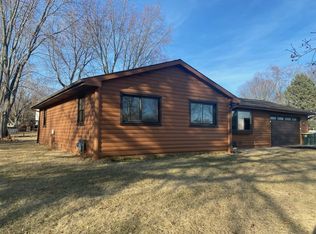 35 Earl St, Plano, IL 60545