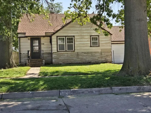 720 E 5th St, Hastings, NE 68901
