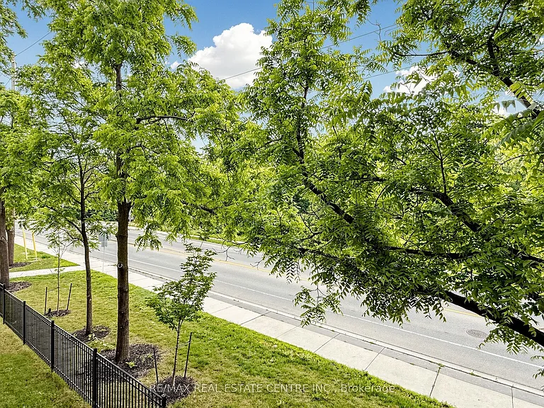 720 Grey St S #55 — Photo 50