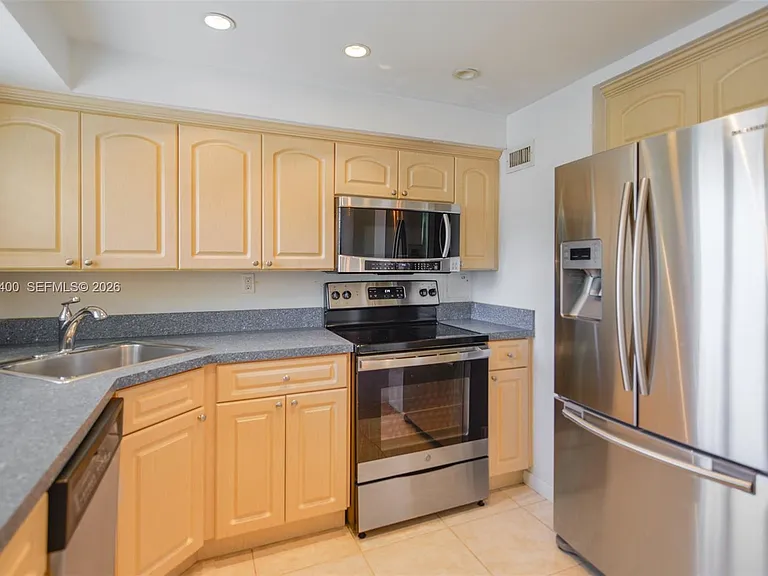7720 SW 54th Ct #44-D — Photo 2
