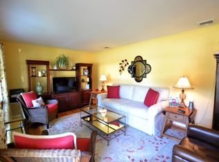 14 Argonne Rd E, Hampton Bays, NY 11946