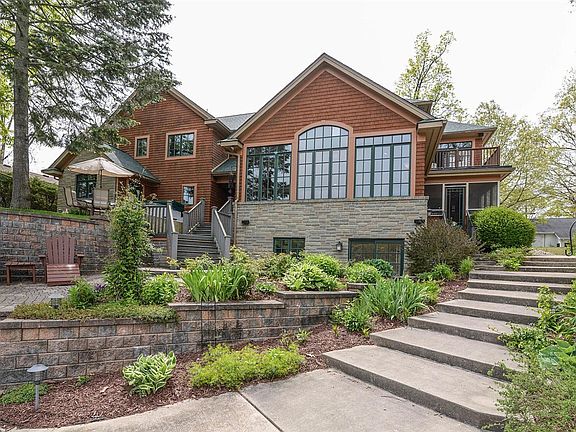 3rd image of 11858 Oakridge Ct