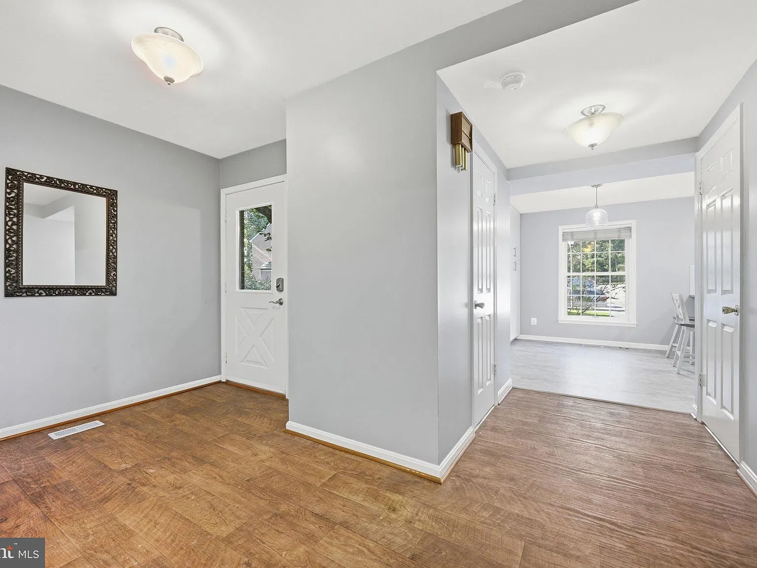 3 bed, 4.0 bath, 2719 sqft, $3,100 — Photo 3